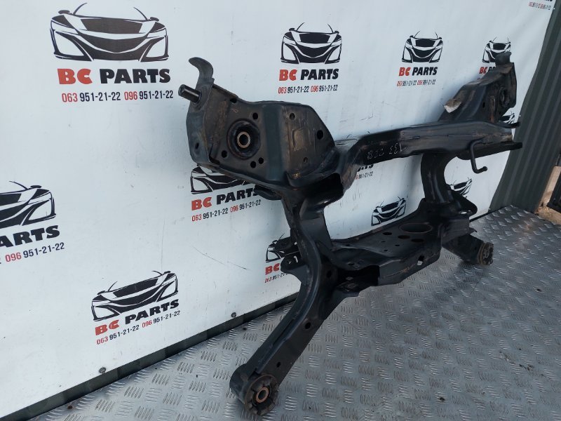 Подрамник задний Nissan Rogue T33 2.5