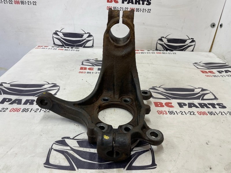 Цапфа передняя левая Nissan Rogue T32 QR25 2.5
