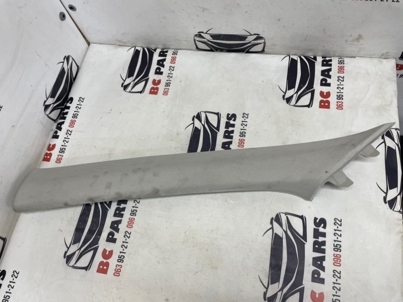Накладка стойки передняя левая Nissan Rogue 2021 T33 2.5 769126RR0A Б/У