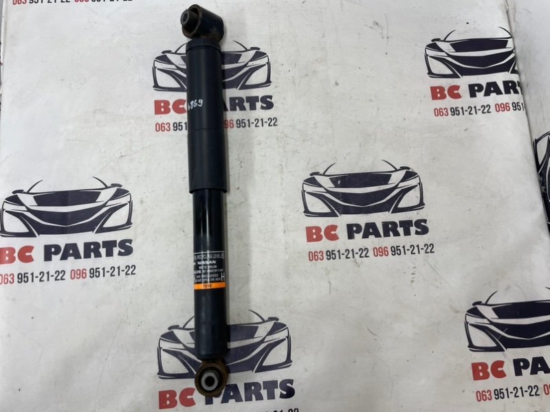 Запчасть амортизатор подвески задний Nissan Rogue 2018 T32 QR25 2.5 562105HL0A Б/У Амортизатор подвески задний Nissan Rogue 2018 T32 QR25 2.5 562105HL0A Б/У