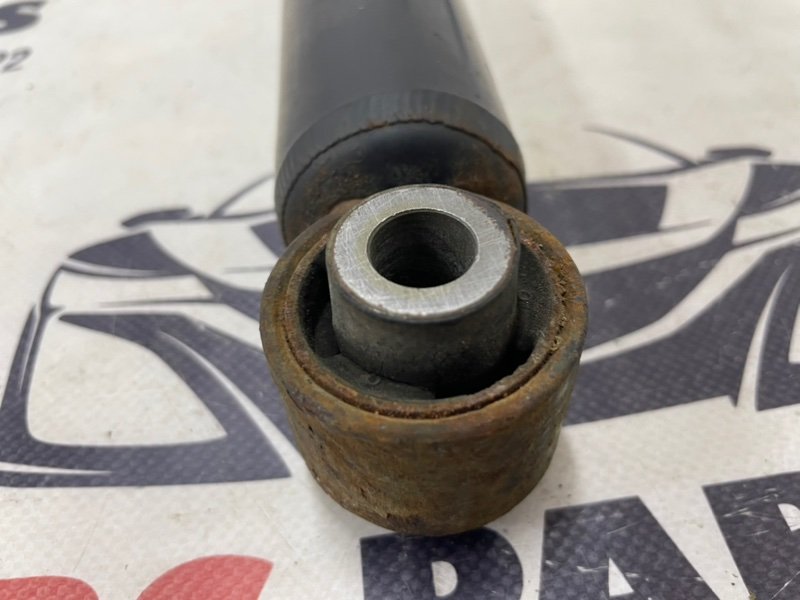 Амортизатор подвески задний Rogue 2018 T32 QR25 2.5 Амортизатор подвески задний Rogue 2018 T32 QR25 2.5