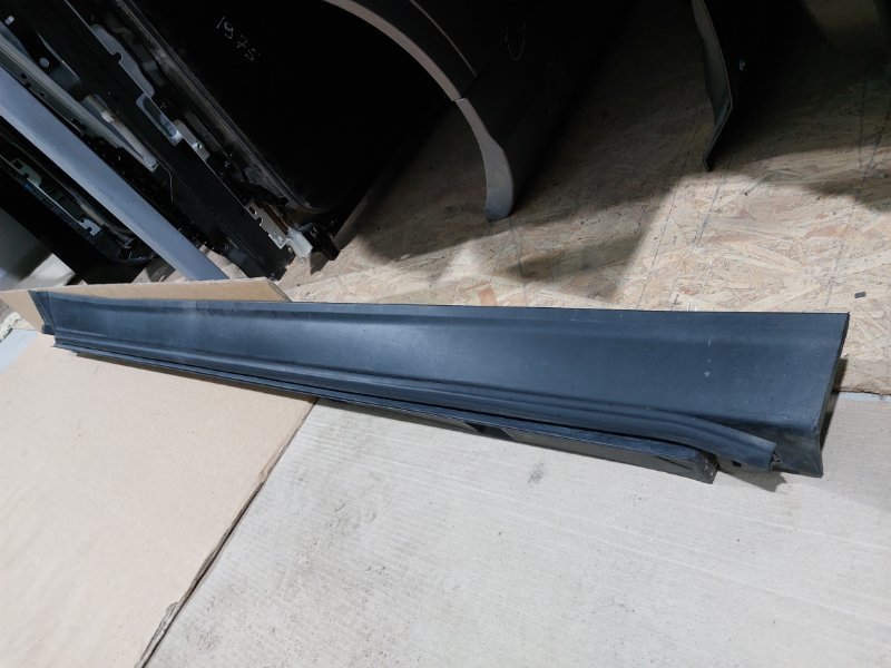 Накладка порога правая Explorer 2016-2019 3.5 Накладка порога правая Explorer 2016-2019 3.5