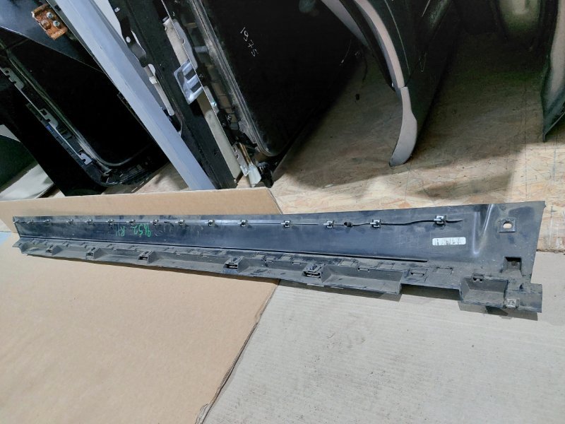 Накладка порога правая Explorer 2016-2019 3.5 Накладка порога правая Explorer 2016-2019 3.5