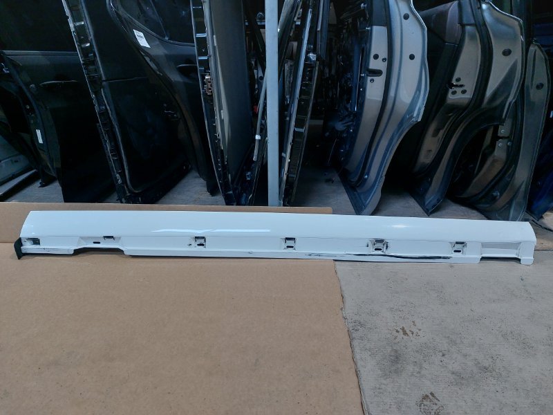 Накладка порога правая Volkswagen Passat CC 2012-2016 3C8853856F Б/У