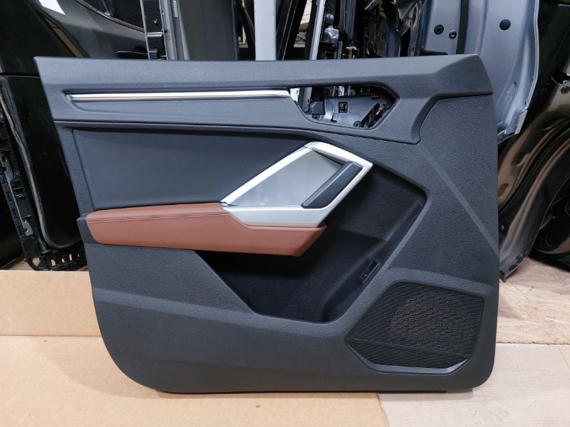 Обшивка боковой двери передняя левая Audi Q3 2019-2024 83A 2.0 83a867133 Б/У