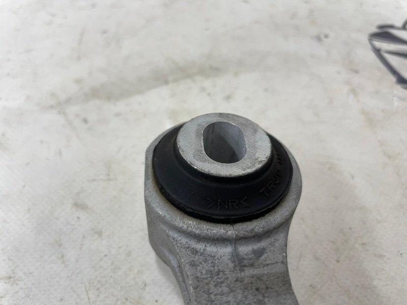 Подушка двигателя правая Nissan Rogue T32 QR25 2.5