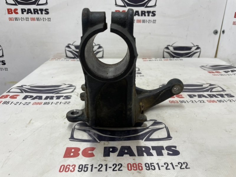Цапфа передняя левая Nissan Rogue T32 QR25 2.5