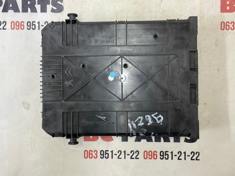 Блок предохранителей салонный 301 2021 1.6