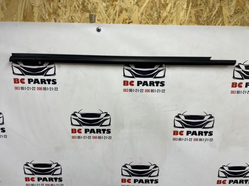 Молдинг стекла передний левый Peugeot 301 2021 1.6 9675436680 Б/У