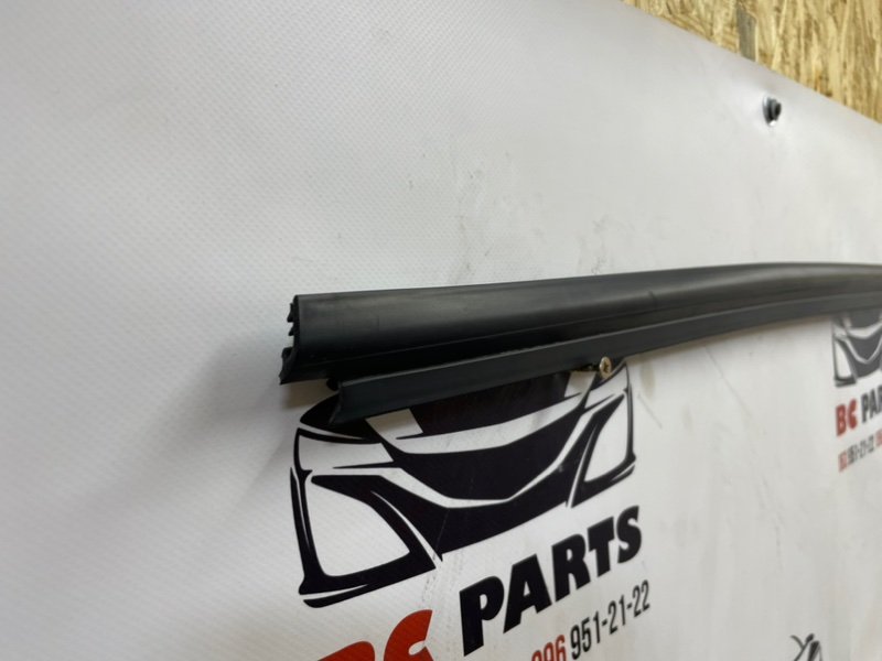 Молдинг стекла задний левый 301 2021 1.6