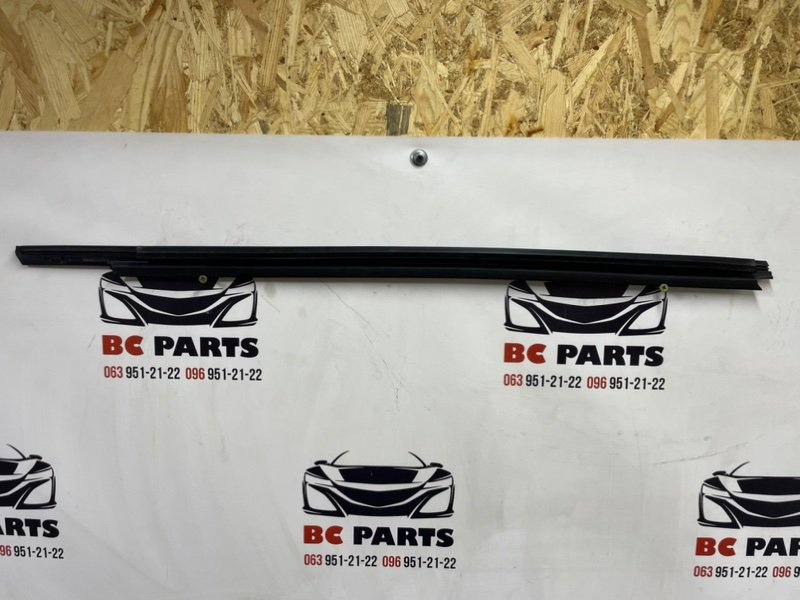 Молдинг стекла задний левый 301 2021 1.6