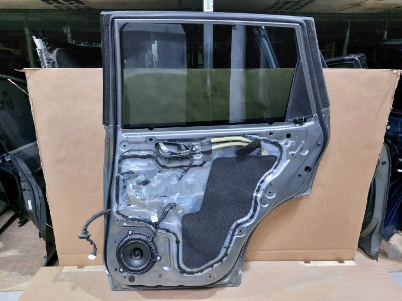 Дверь боковая задняя правая Rogue 2018 T32 QR25 2.5