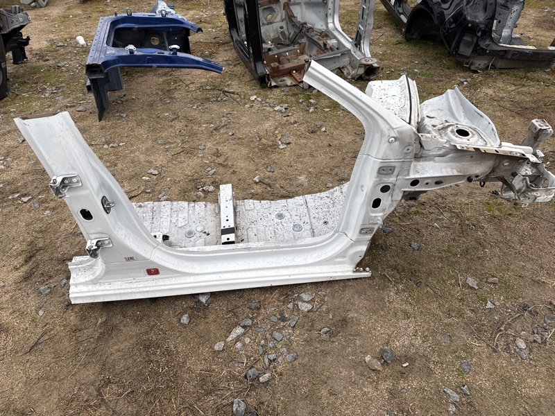Четверть передний правый Peugeot 301 2021 1.6 контрактная