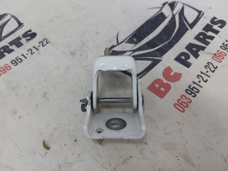 Петля двери передняя правая Peugeot 301 2021 1.6 1608322680 Б/У