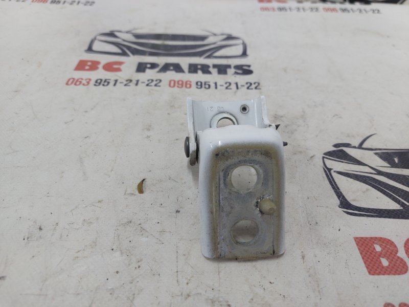 Петля двери передняя правая 301 2021 1.6