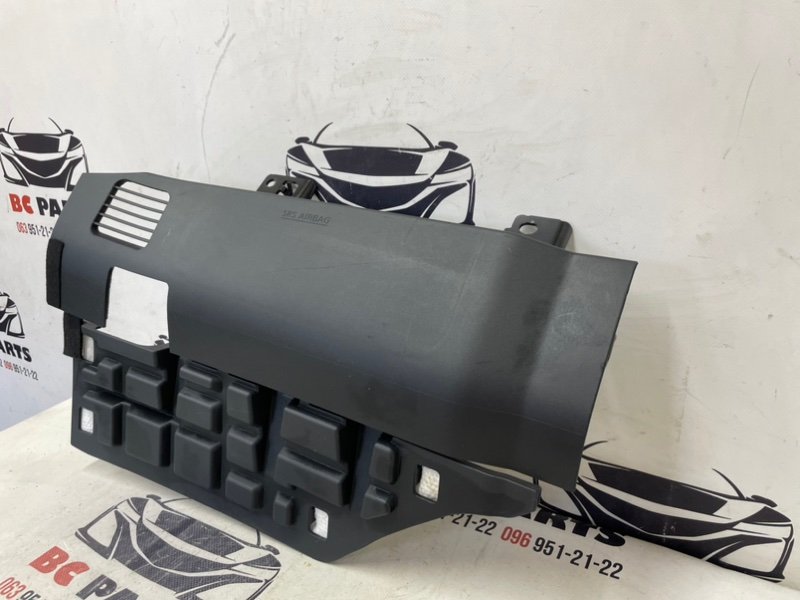 Подушка безопасности в колени Nissan Rogue T33 2.5