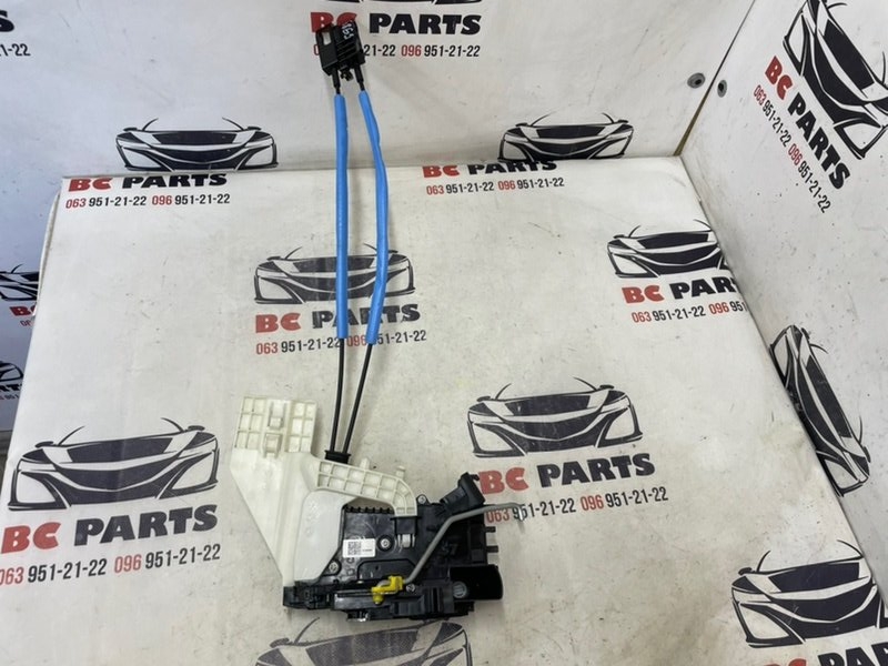 Замок боковой двери передний левый Kia Soul 2020 2.0 81310K0000 Б/У