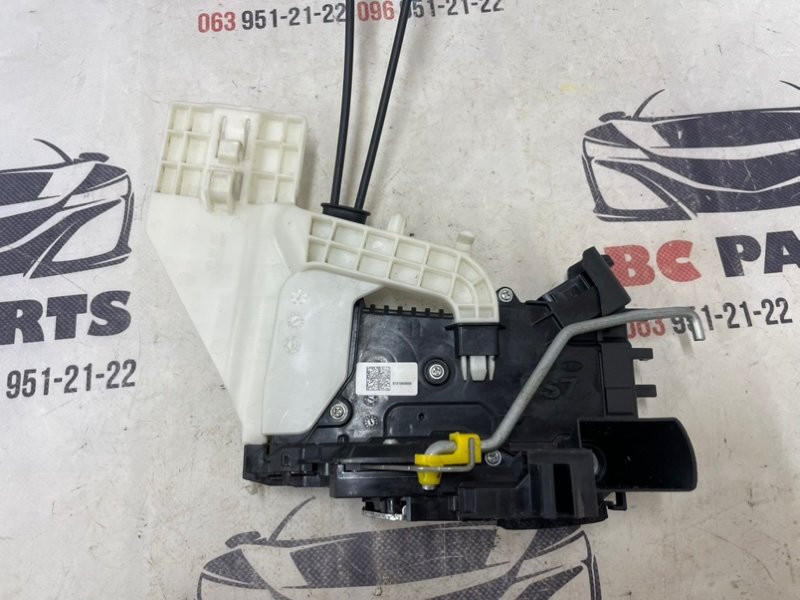 Замок боковой двери передний левый Kia Soul 2.0