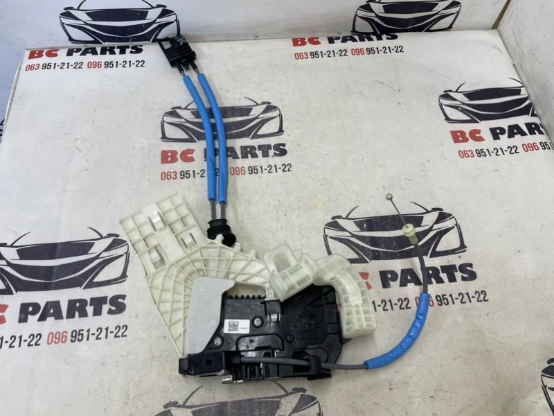 Замок боковой двери задний левый Kia Soul 2020 2.0 81410K0100 Б/У