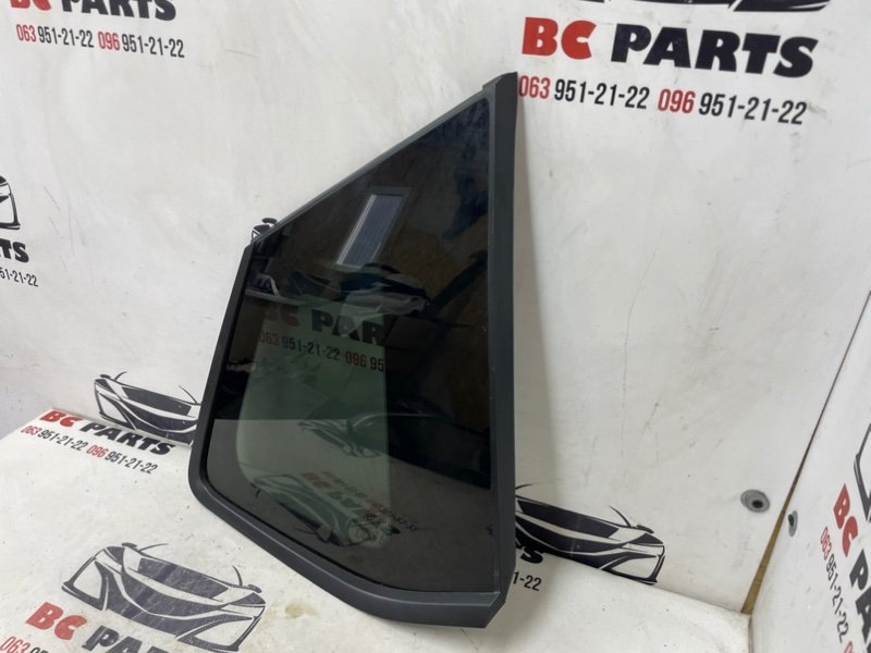 Форточка кузова правая Nissan Rogue T33 2.5