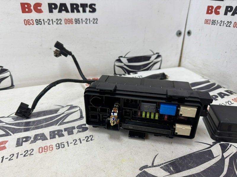 Блок предохранителей под капот Honda Pilot 3.5