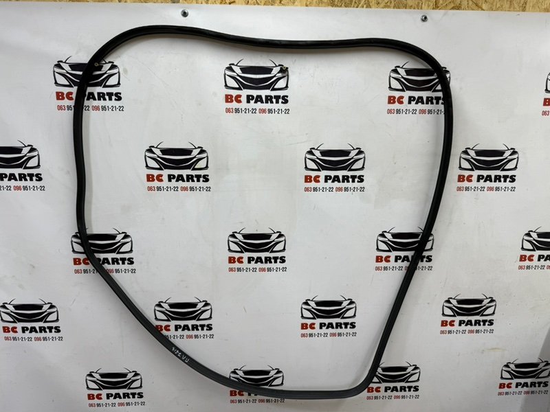 Уплотнитель кузова передний левый Honda Pilot 2019 3.5 72315-TG7-A01 Б/У