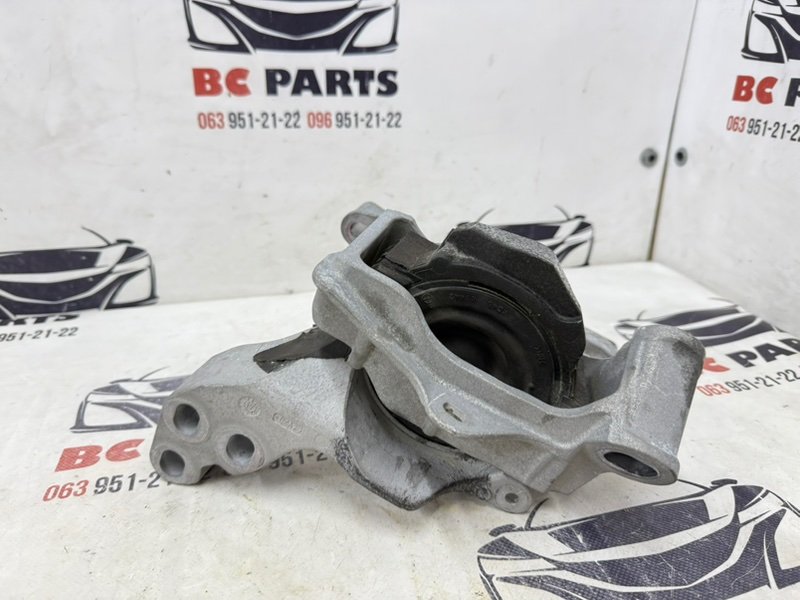 Подушка двигателя правая Mazda CX-5 2018 2.5 K15639060 Б/У