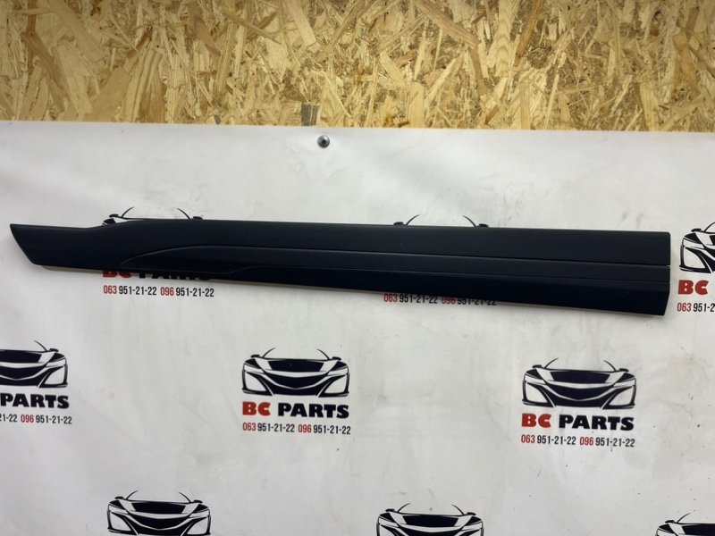 Молдинг двери передний левый Nissan Kicks 2022 1.6 808715RB0A Б/У