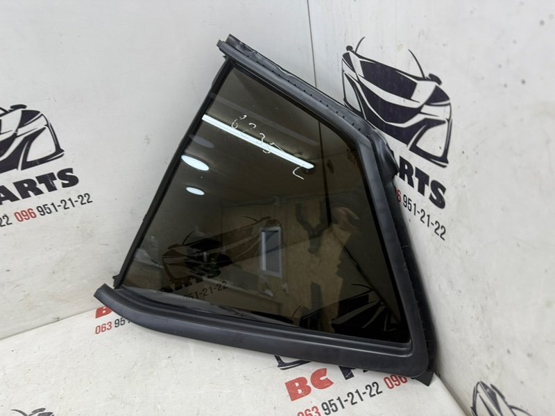 Форточка двери задняя левая Nissan Kicks 1.6