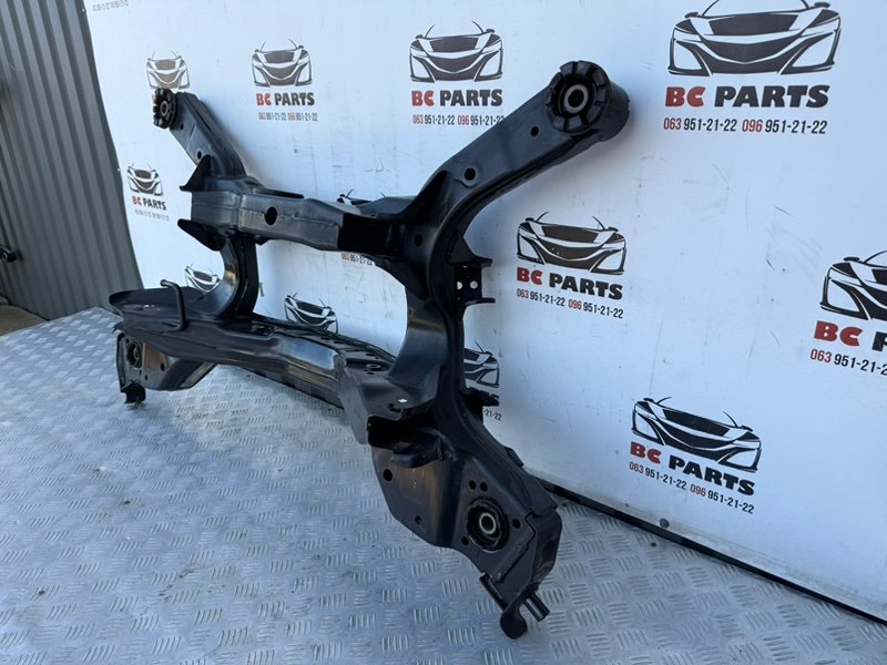 Подрамник задний Nissan Rogue T33 2.5