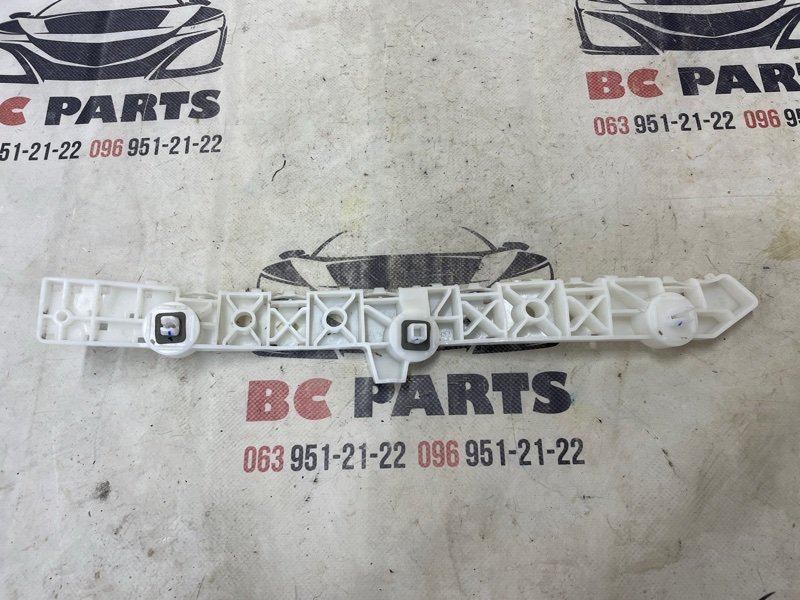 Крепление бампера заднее правое Nissan Kicks 1.6 Крепление бампера заднее правое Nissan Kicks 1.6