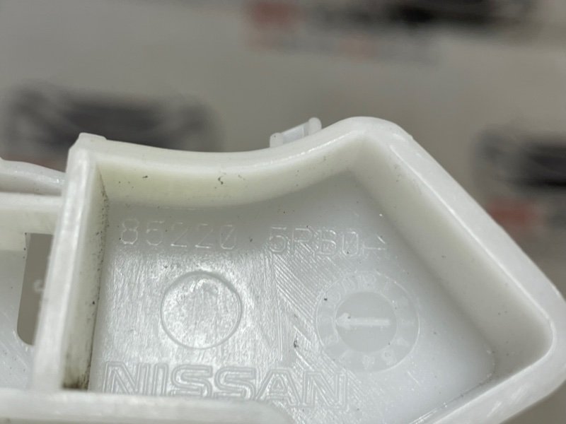 Крепление бампера заднее правое Kicks 2022 1.6 Крепление бампера заднее правое Kicks 2022 1.6