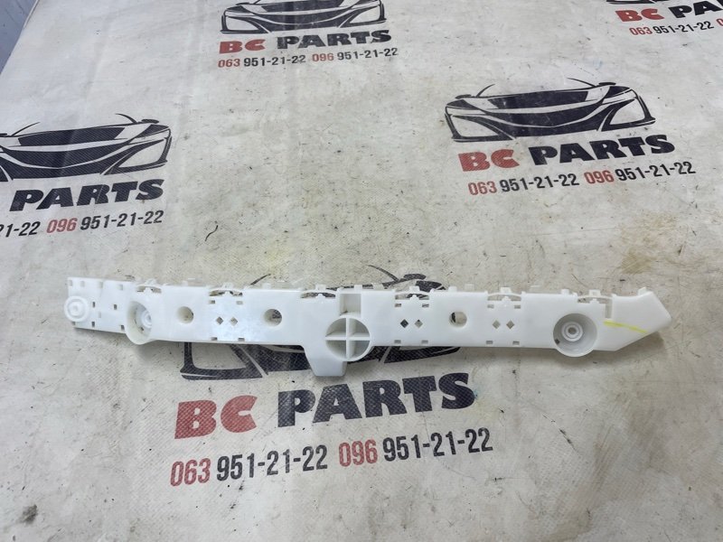 Крепление бампера заднее левое Kicks 2022 1.6 Крепление бампера заднее левое Kicks 2022 1.6