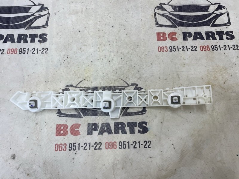 Крепление бампера заднее левое Nissan Kicks 1.6 Крепление бампера заднее левое Nissan Kicks 1.6