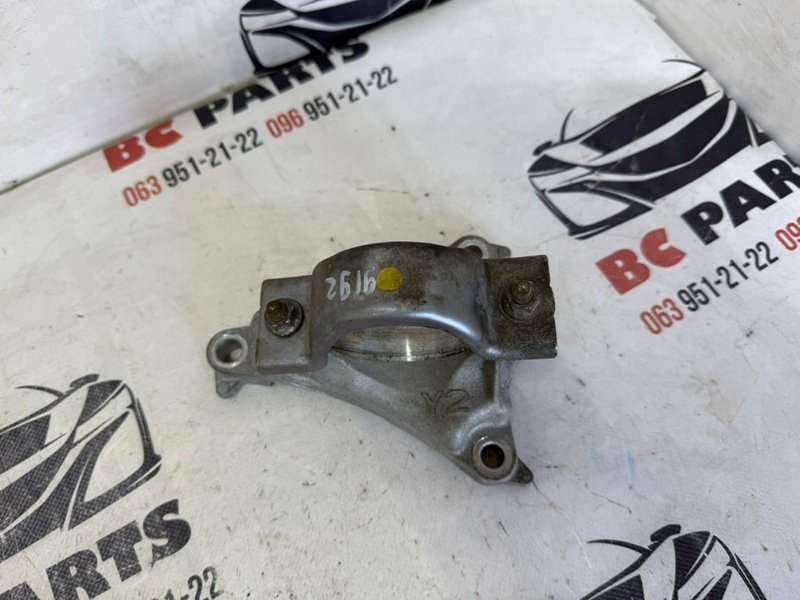 Кронштейн полуоси передний правый CX-5 2018 2.5