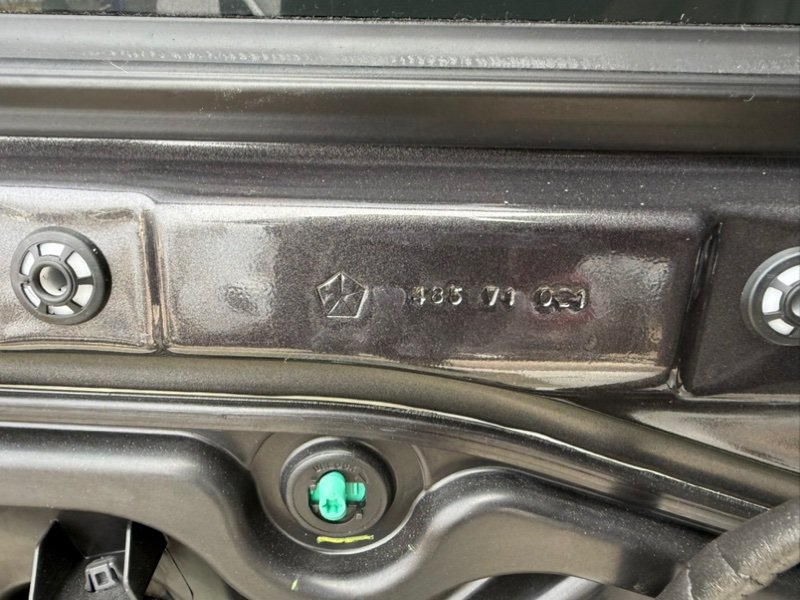 Дверь боковая задняя левая Durango 2018 3.6