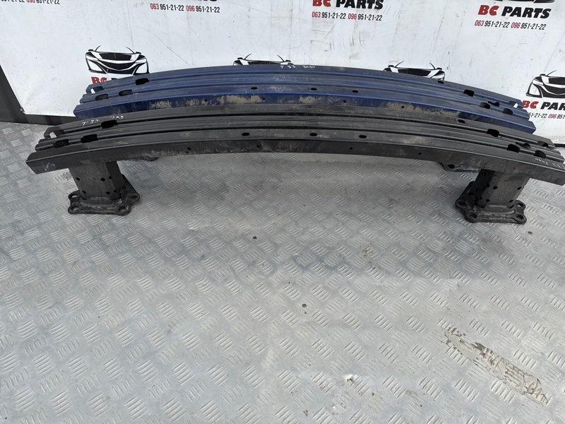 Усилитель бампера задний Nissan Rogue T33