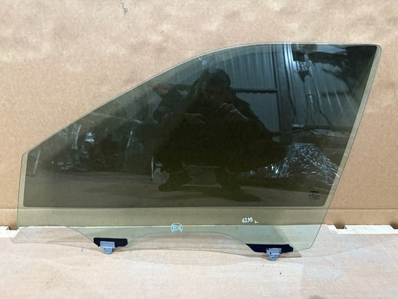Стекло двери переднее левое Nissan Kicks 2022 1.6 80301-5RL0A Б/У