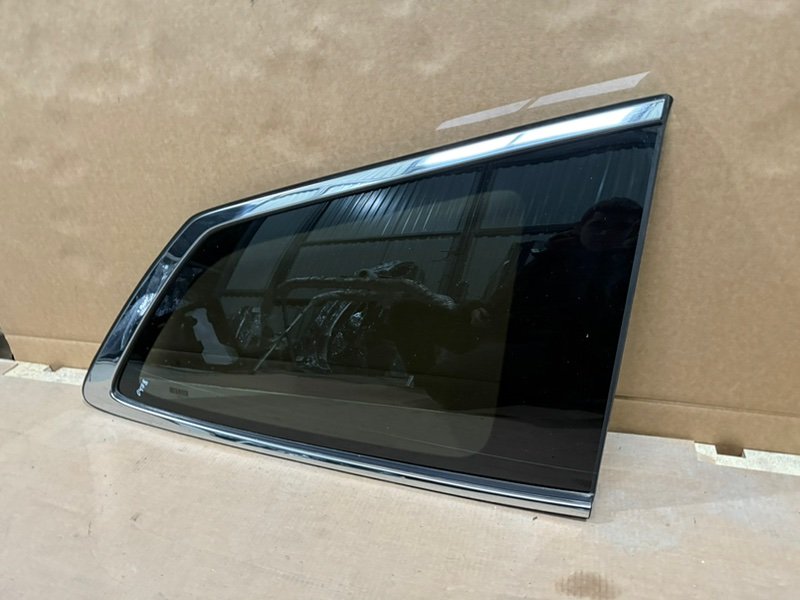 Форточка кузова задняя правая Honda Pilot 3.5
