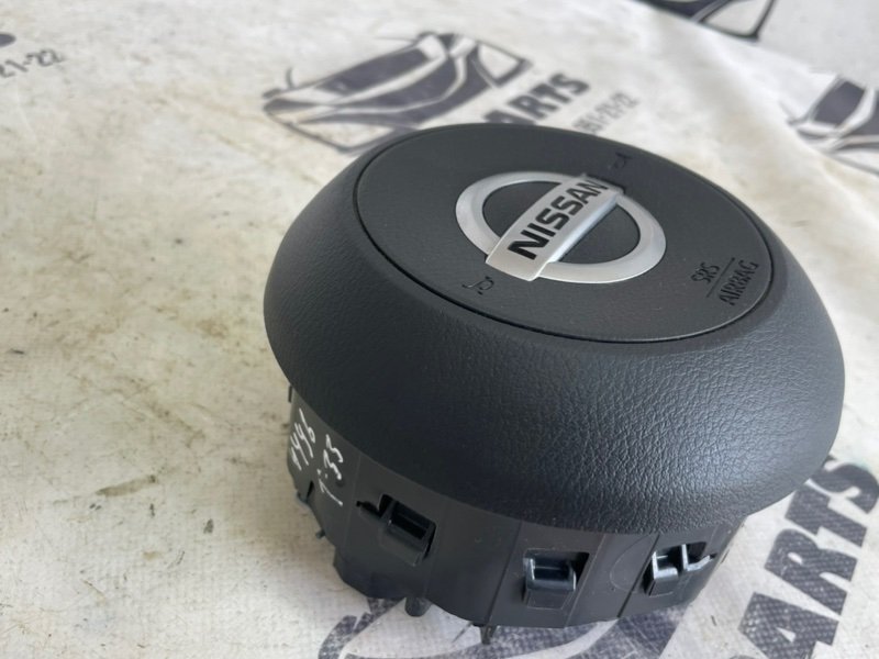 Подушка безопасности в руль Nissan Rogue T33 2.5