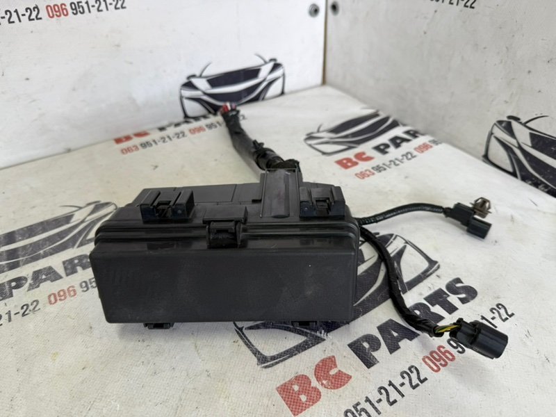 Блок предохранителей под капот левый Honda Pilot 2020 3.5 32120-TG8-A22 Б/У