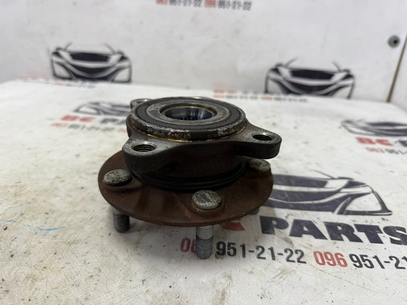 Ступица передняя Mazda 3 2.5