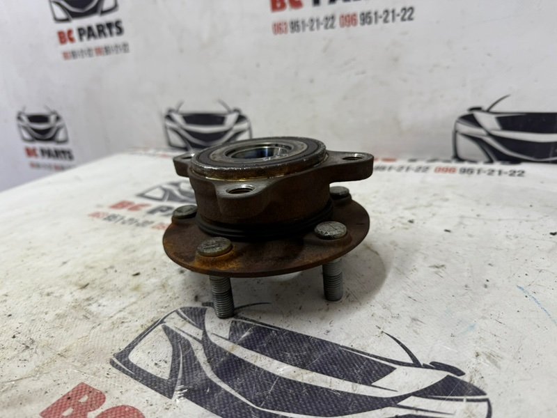 Ступица передняя Mazda 3 2.5