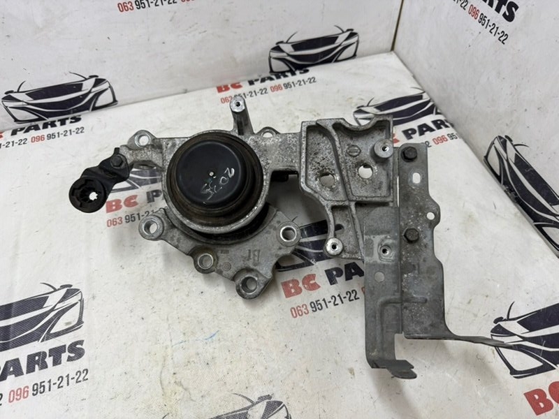 Подушка двигателя левая Nissan Rogue 2019 T32 QR25 2.5 11220-4BA0B Б/У