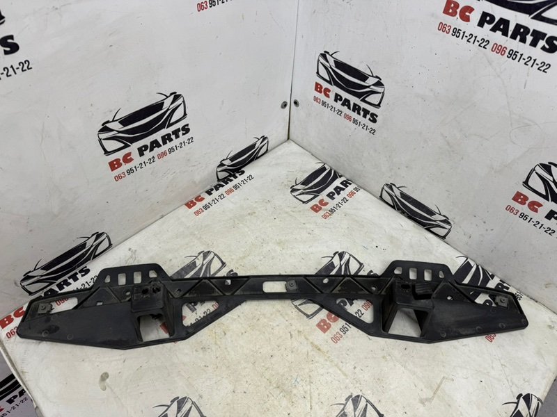 Крепление бампера заднее 3 2021 2.5