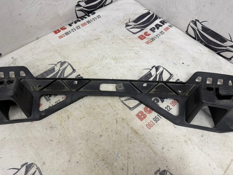 Крепление бампера заднее 3 2021 2.5