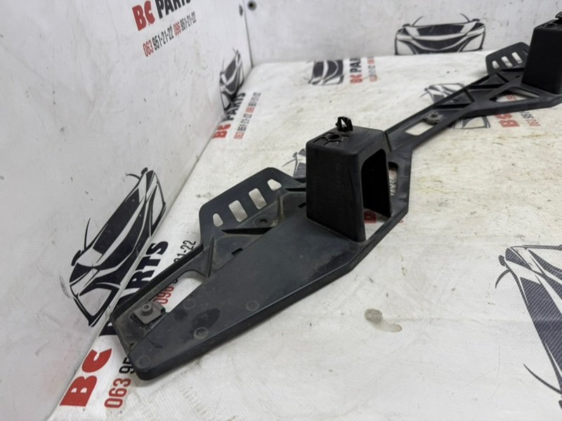 Крепление бампера заднее 3 2021 2.5