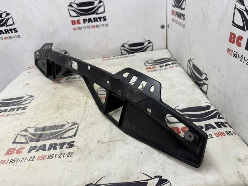 Крепление бампера заднее 3 2021 2.5