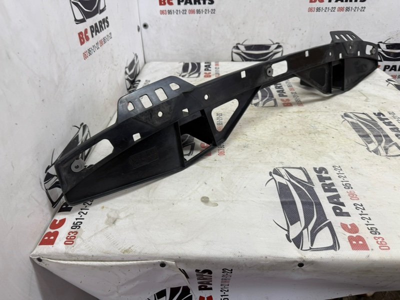 Крепление бампера заднее 3 2021 2.5