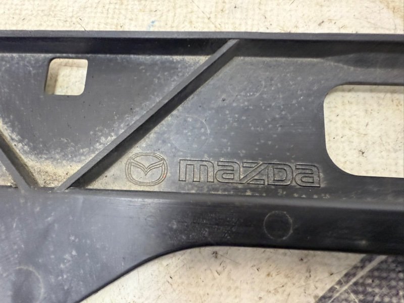 Крепление бампера заднее 3 2021 2.5